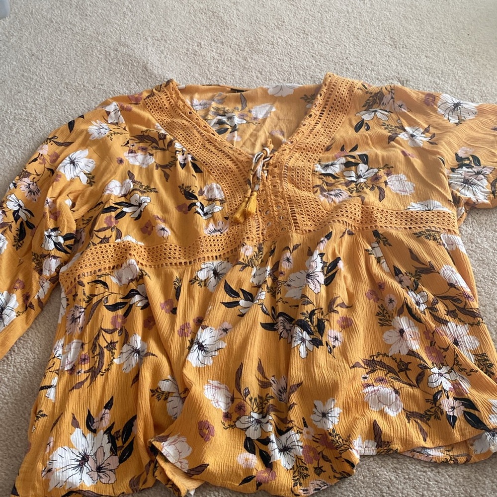 Torrid size 6 top - Picture 5 of 7